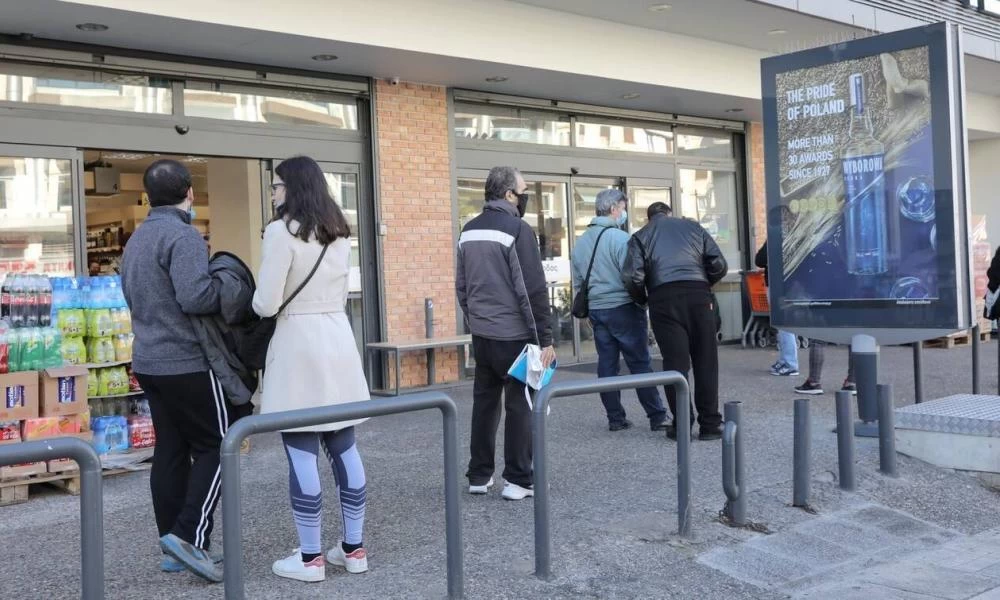 SMS 130333: Με το σταγονόμετρο τα ψώνια-Έως δύο ώρες με κωδικό 2